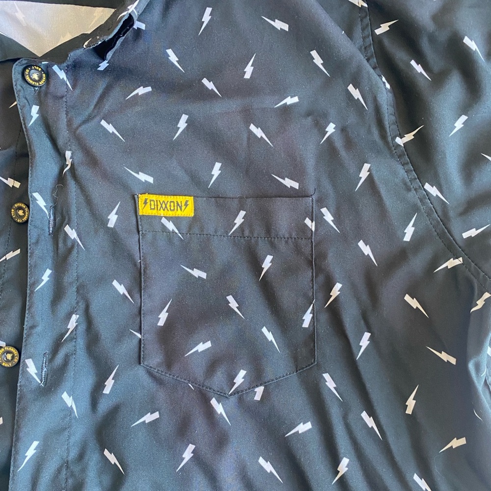 Dixxon THE BOLT short sleeve button up shirt. Size XL.